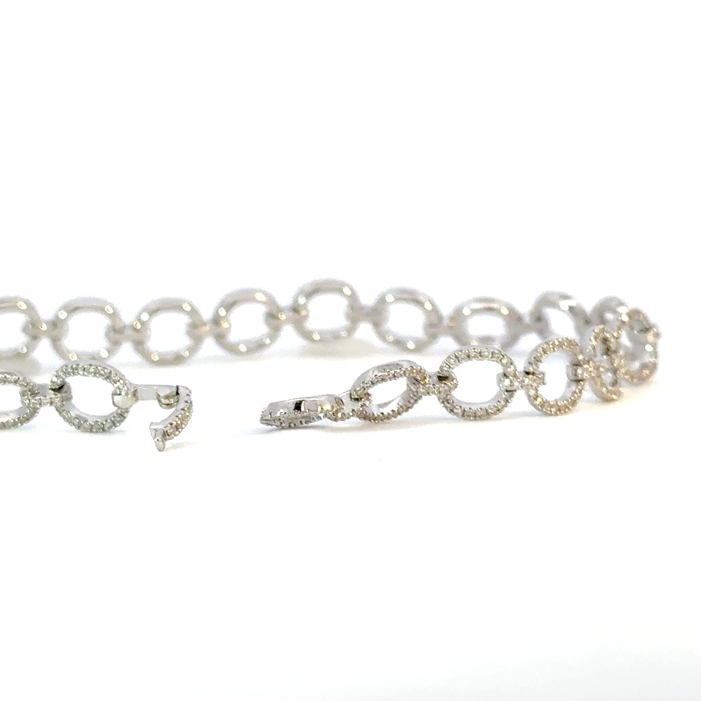 Elegant 18K gold and natural diamonds Bracelet