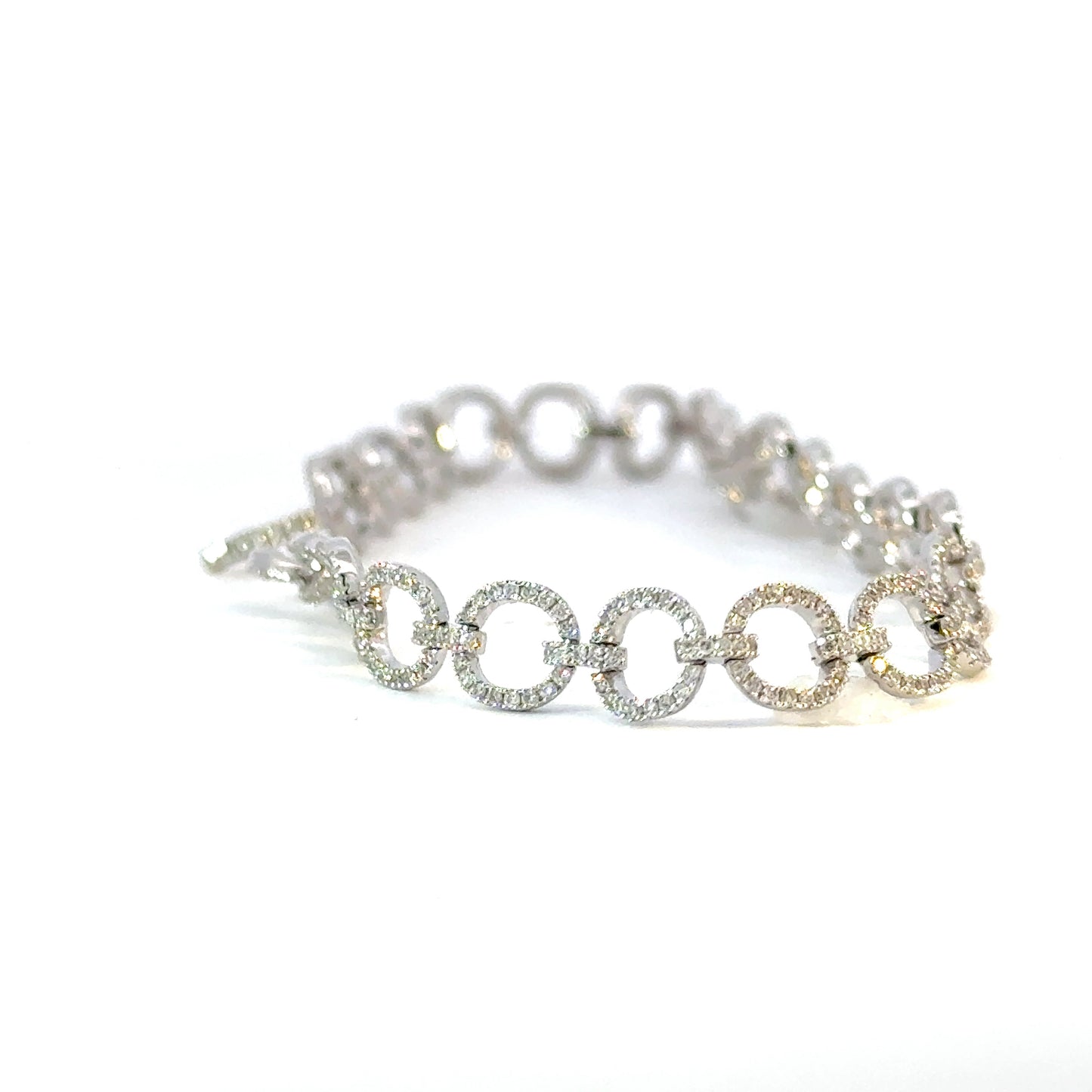 Elegant 18K gold and natural diamonds Bracelet