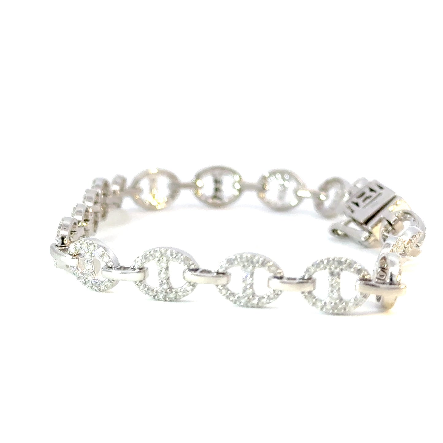 Elegant 18K gold and diaomnds Bracelet