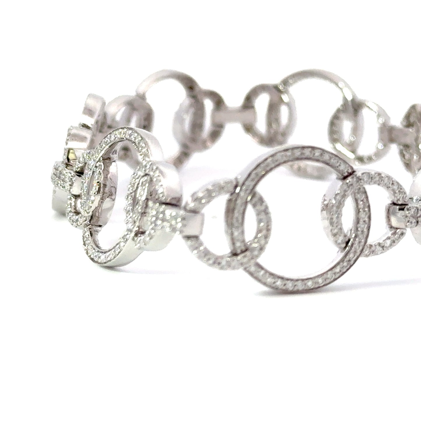 Elegant Natural Diamonds Circle Bracelet