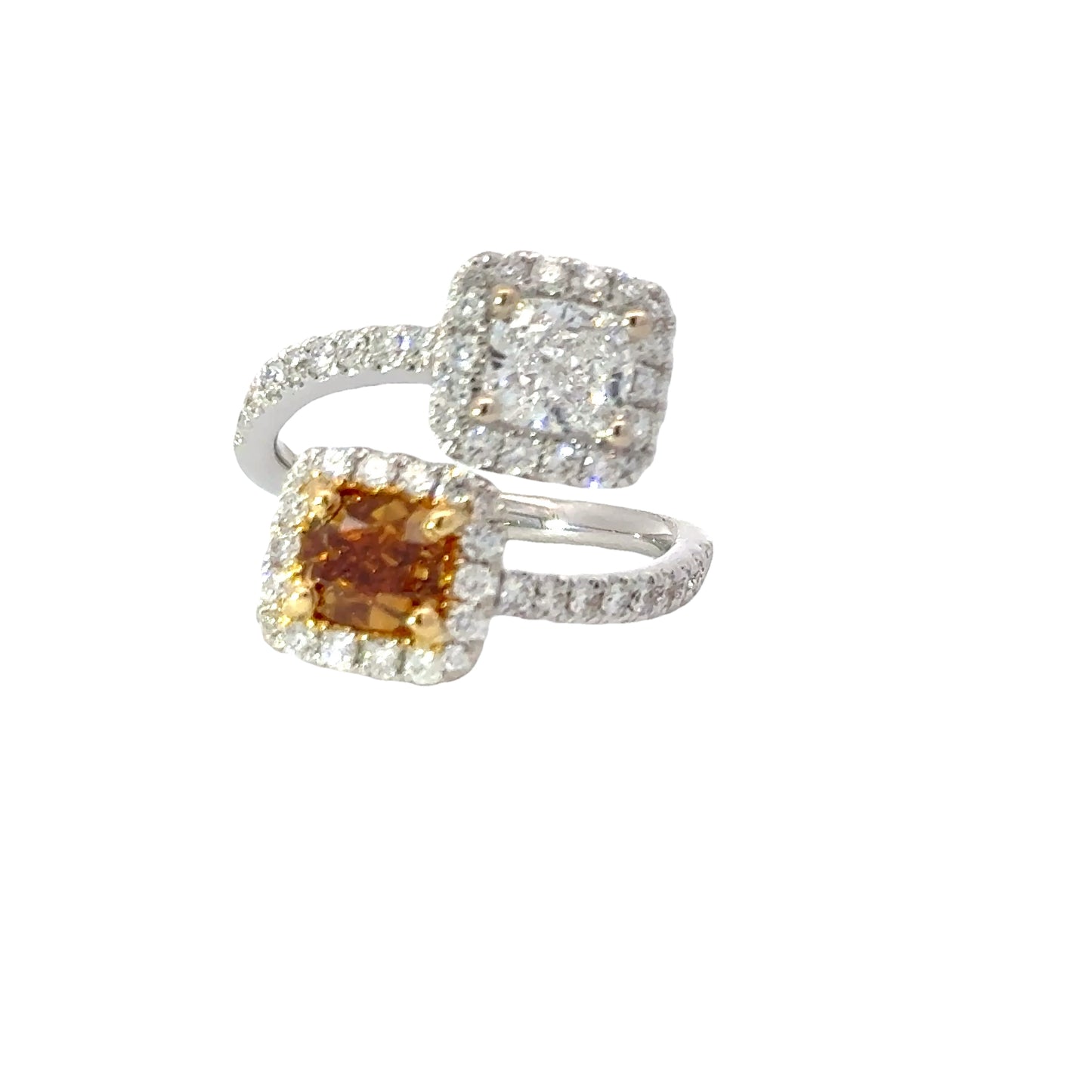Unique GIA Moit et Toi natural diamonds ring