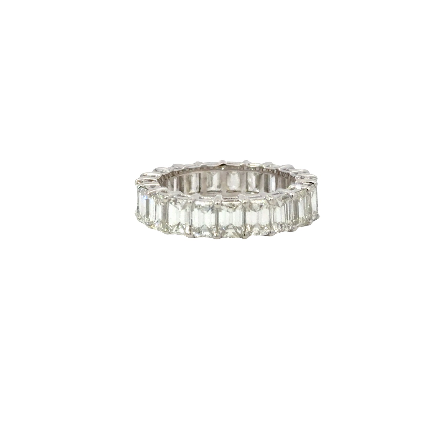 Exquisite 18K white gold Eternity Ring with Emerald Cut Diamonds