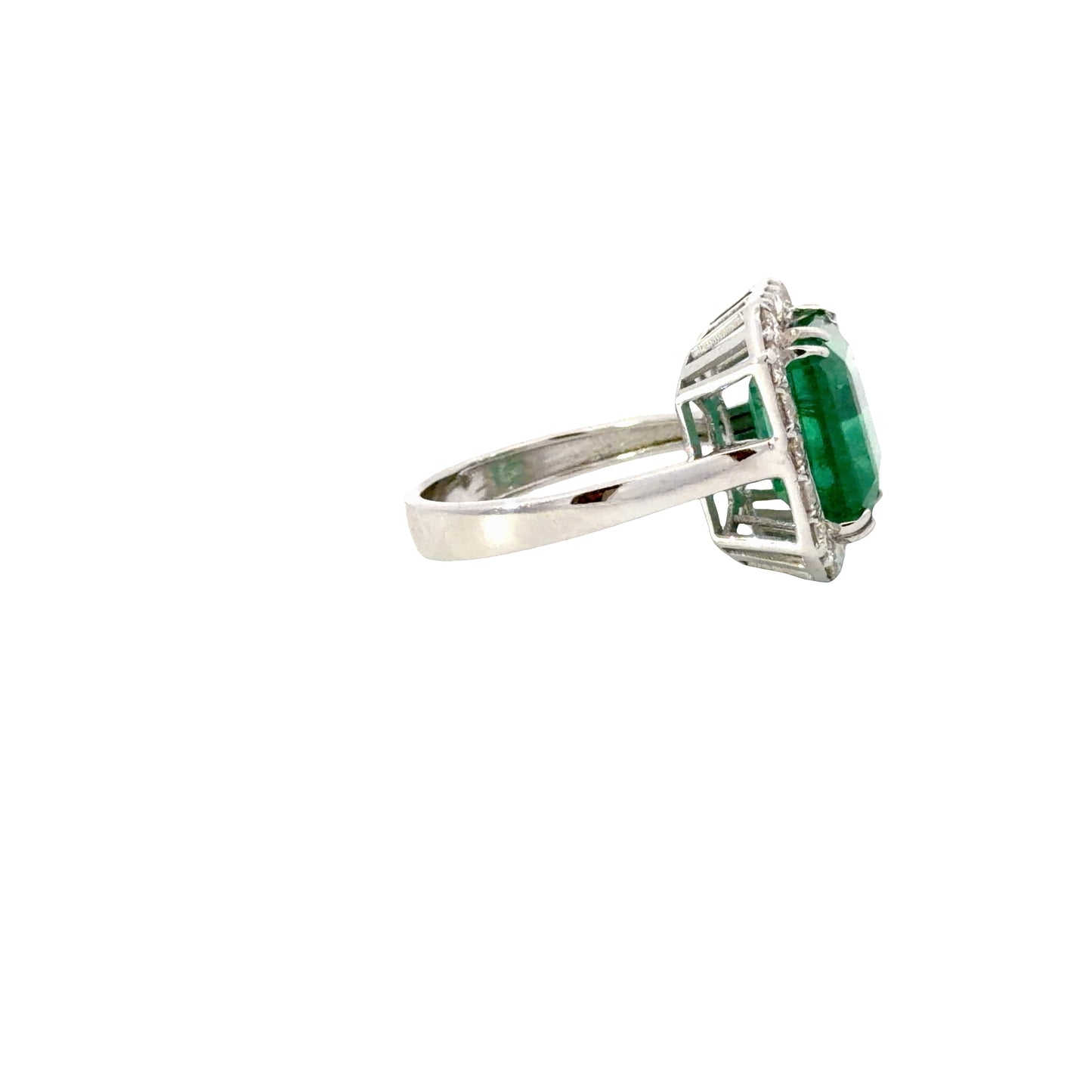 14K White Gold Natural Emerald and diamonds Cocktail Ring