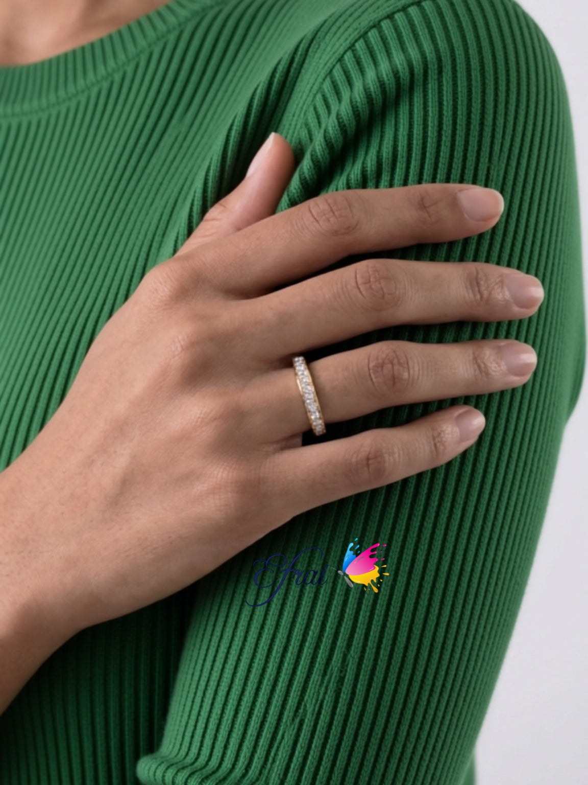 Natural round brilliant diamonds band