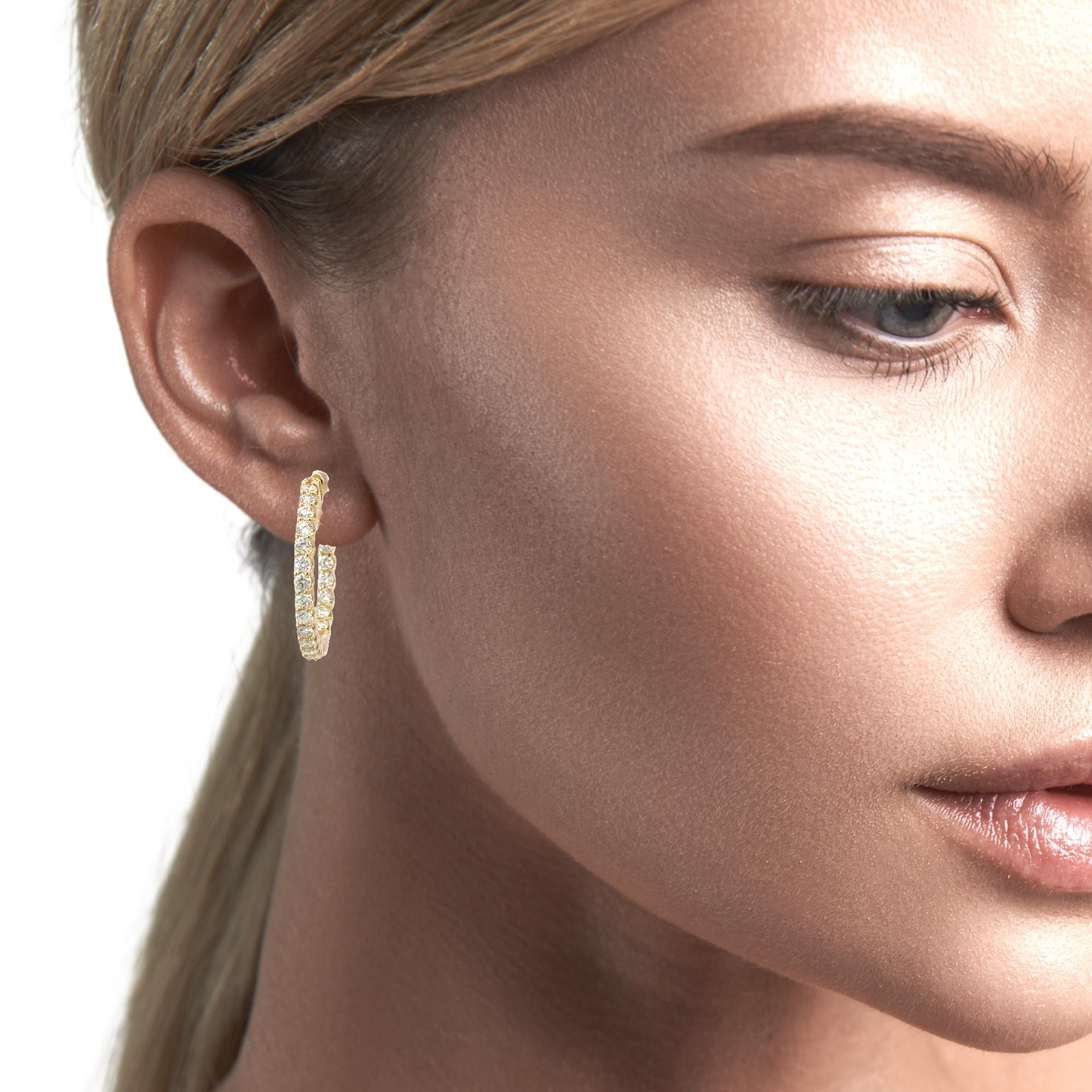 Gorgeous natural diamonds hoops earrings