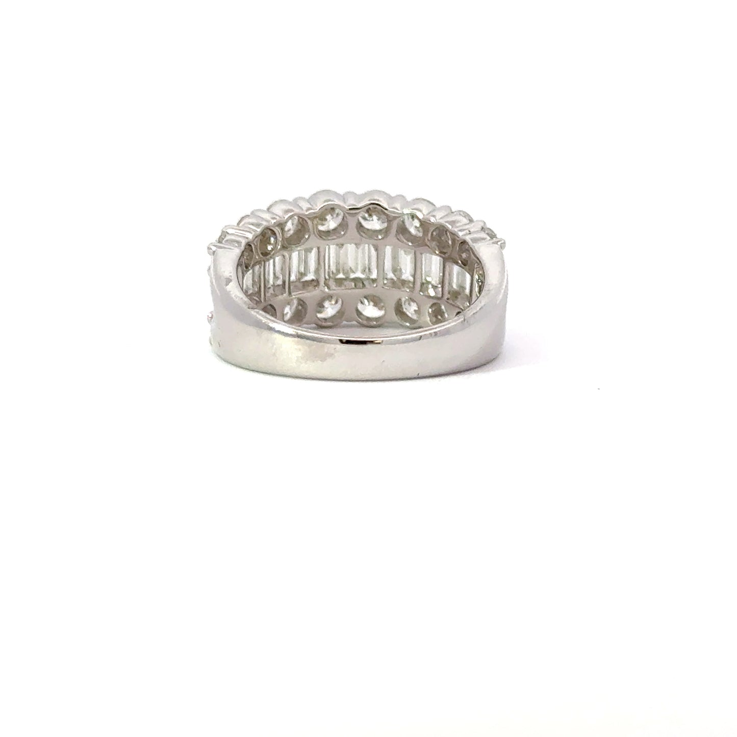 Elegant natural baguette and round Diamonds Ring