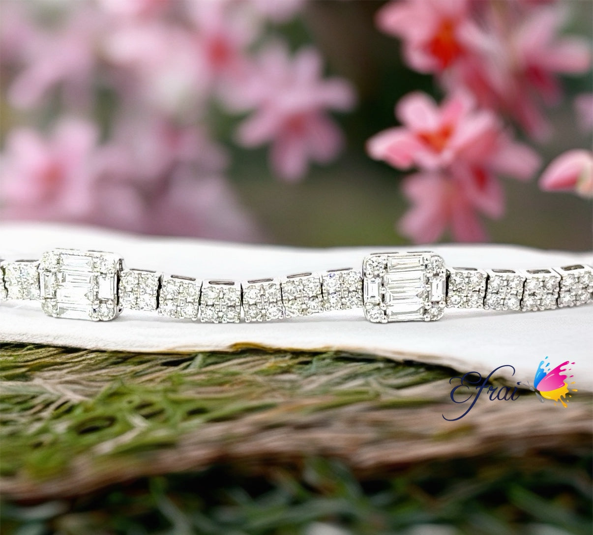 Magnificent natural round and baguette diamonds bracelet