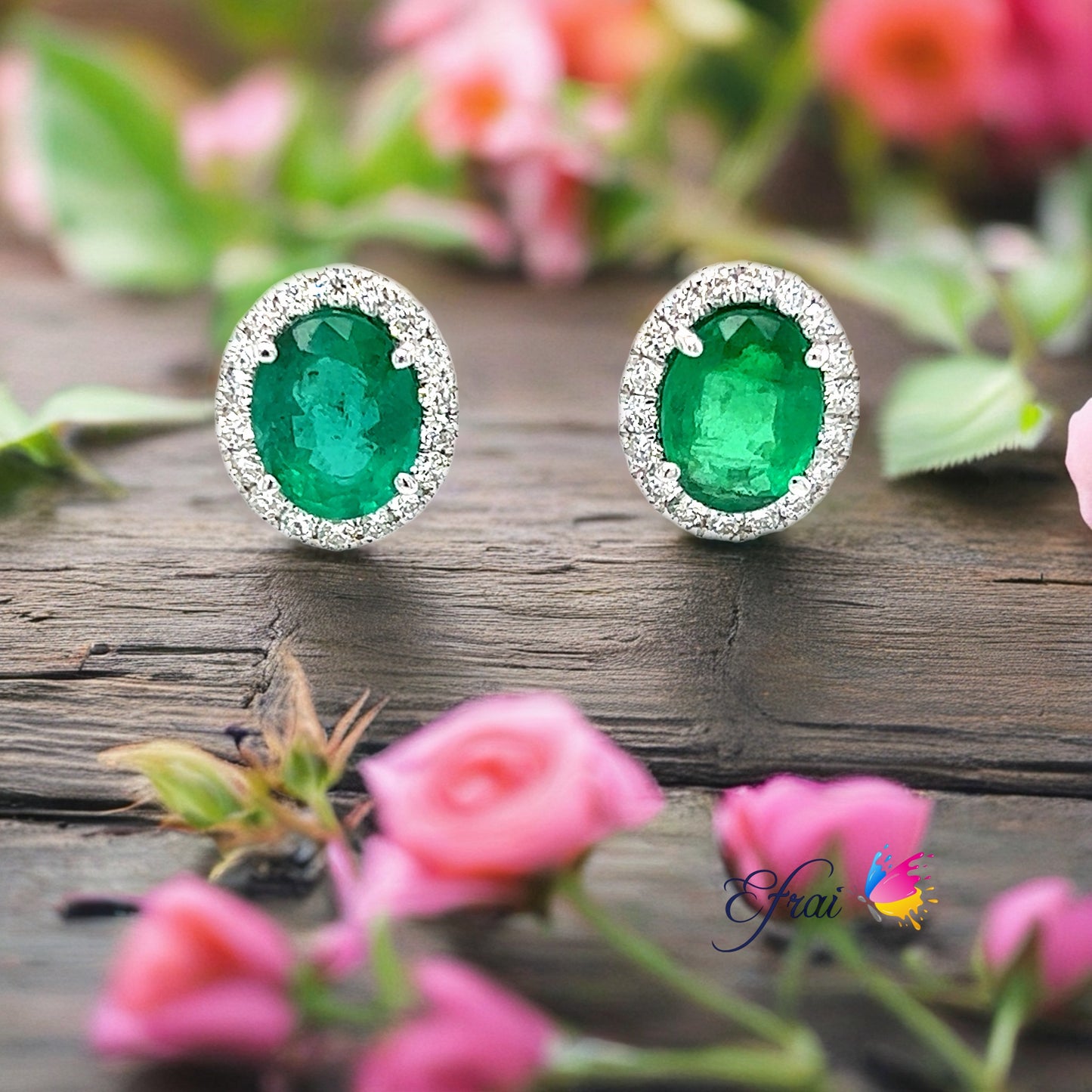 Deep green emerlds and diamonds earrings