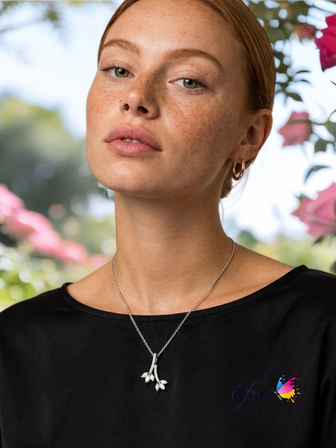 Diamond flowers necklace
