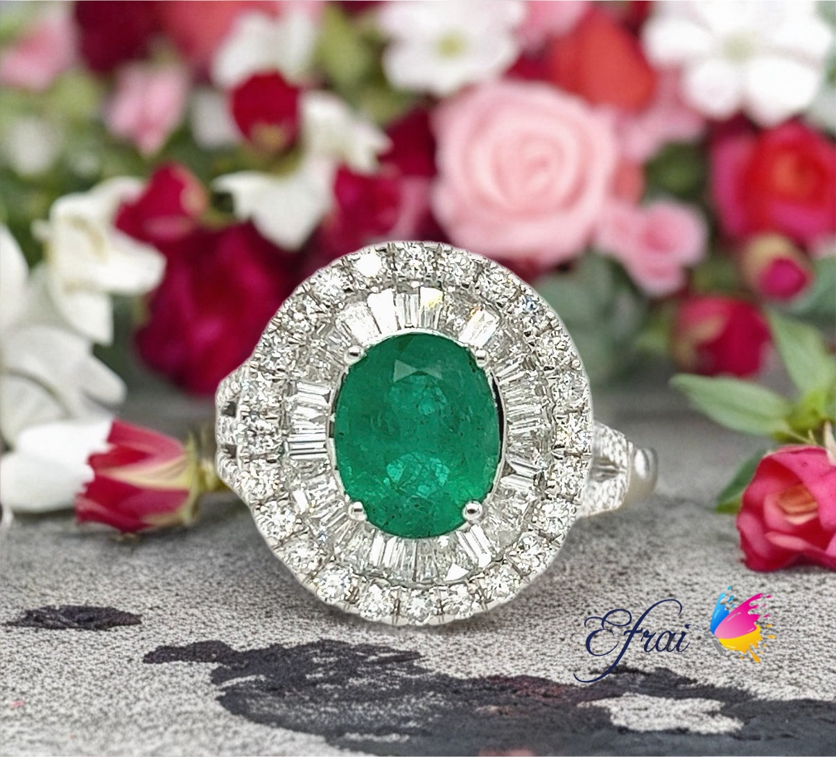 Oval Emerald diamonds ring