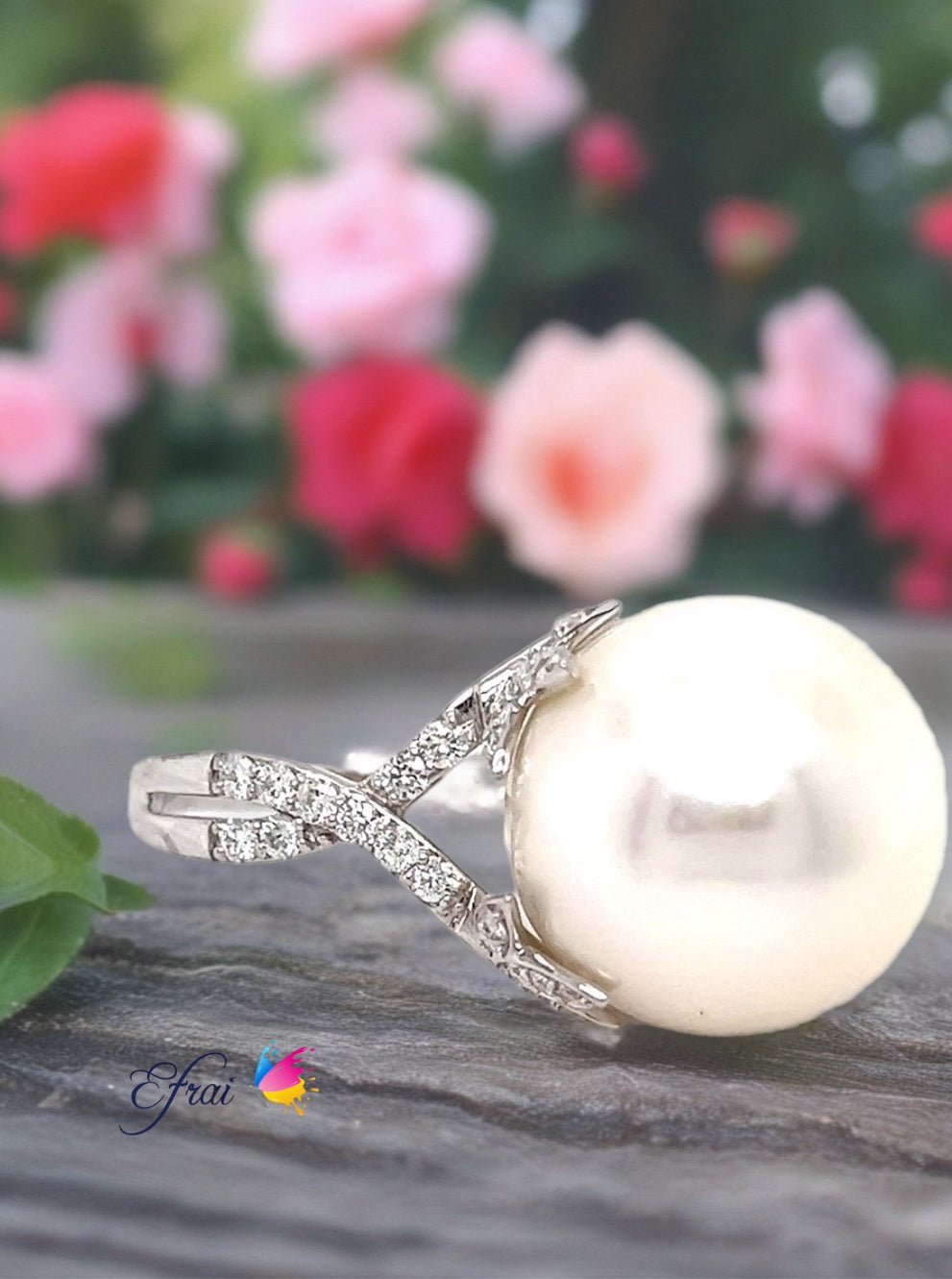 Exotic gorgeous pearl and diamonds ring