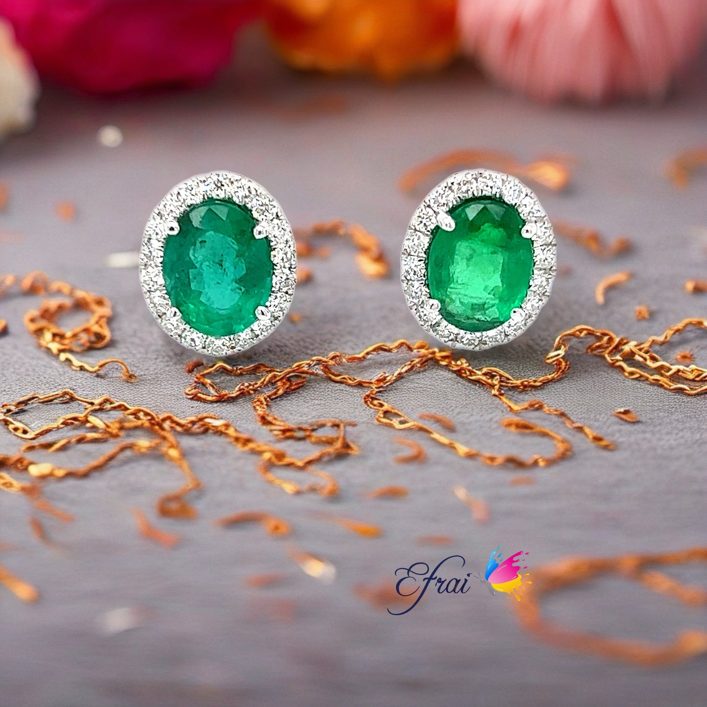Deep green emerlds and diamonds earrings