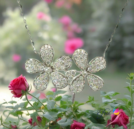 Double diamonds flowers necklace