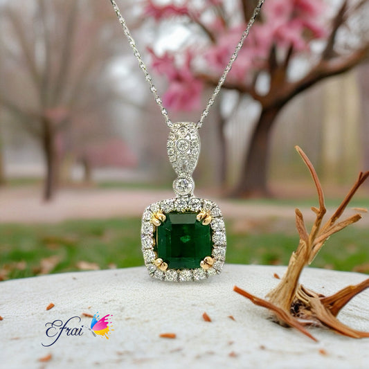 Gorgeous natural emerald and diamonds necklace