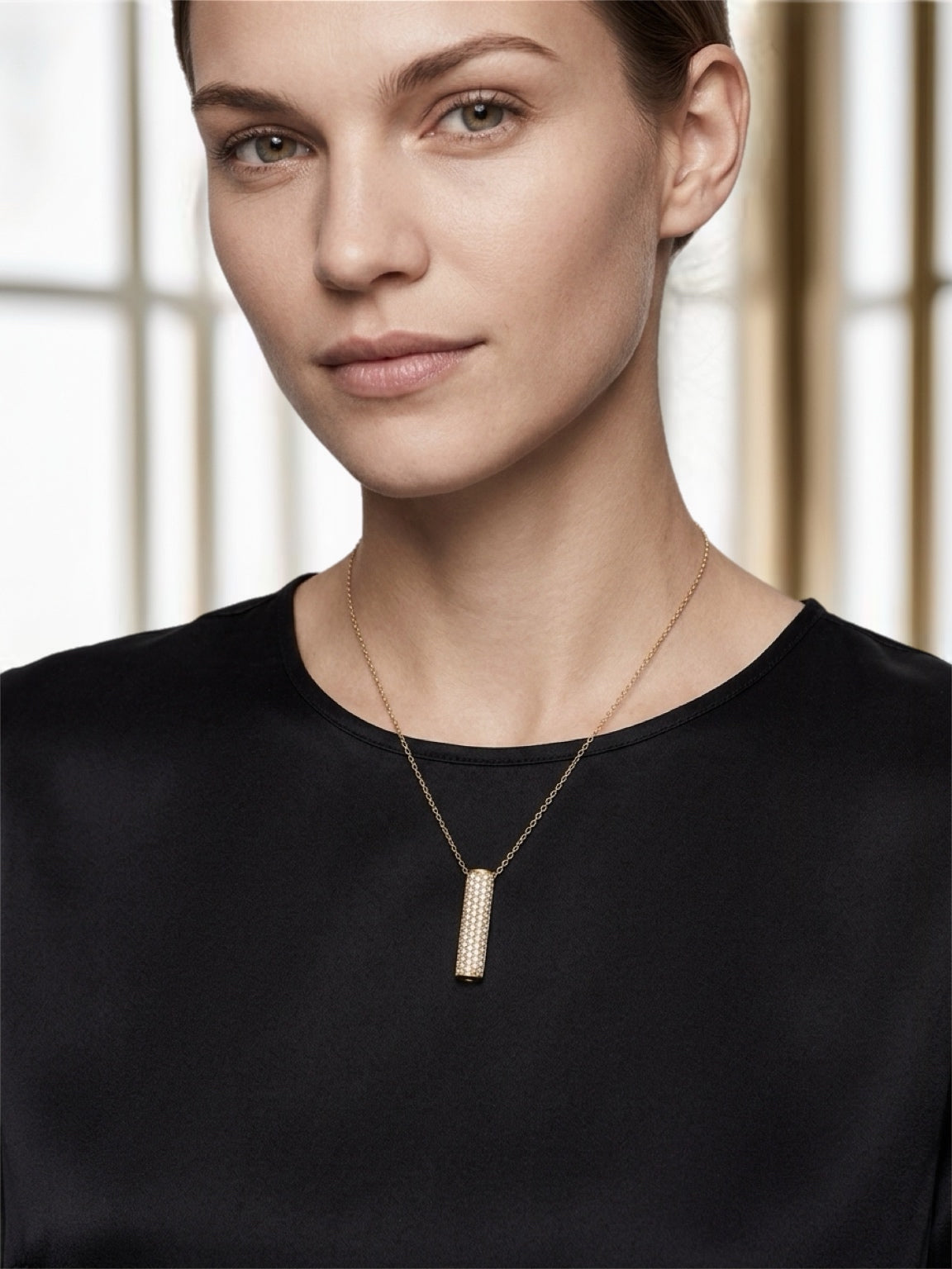 Gorgeous bar full of diamonds necklace