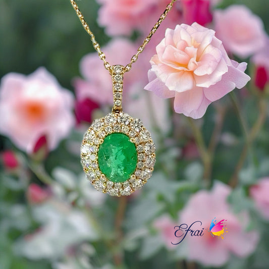Oval emerald diamonds necklace