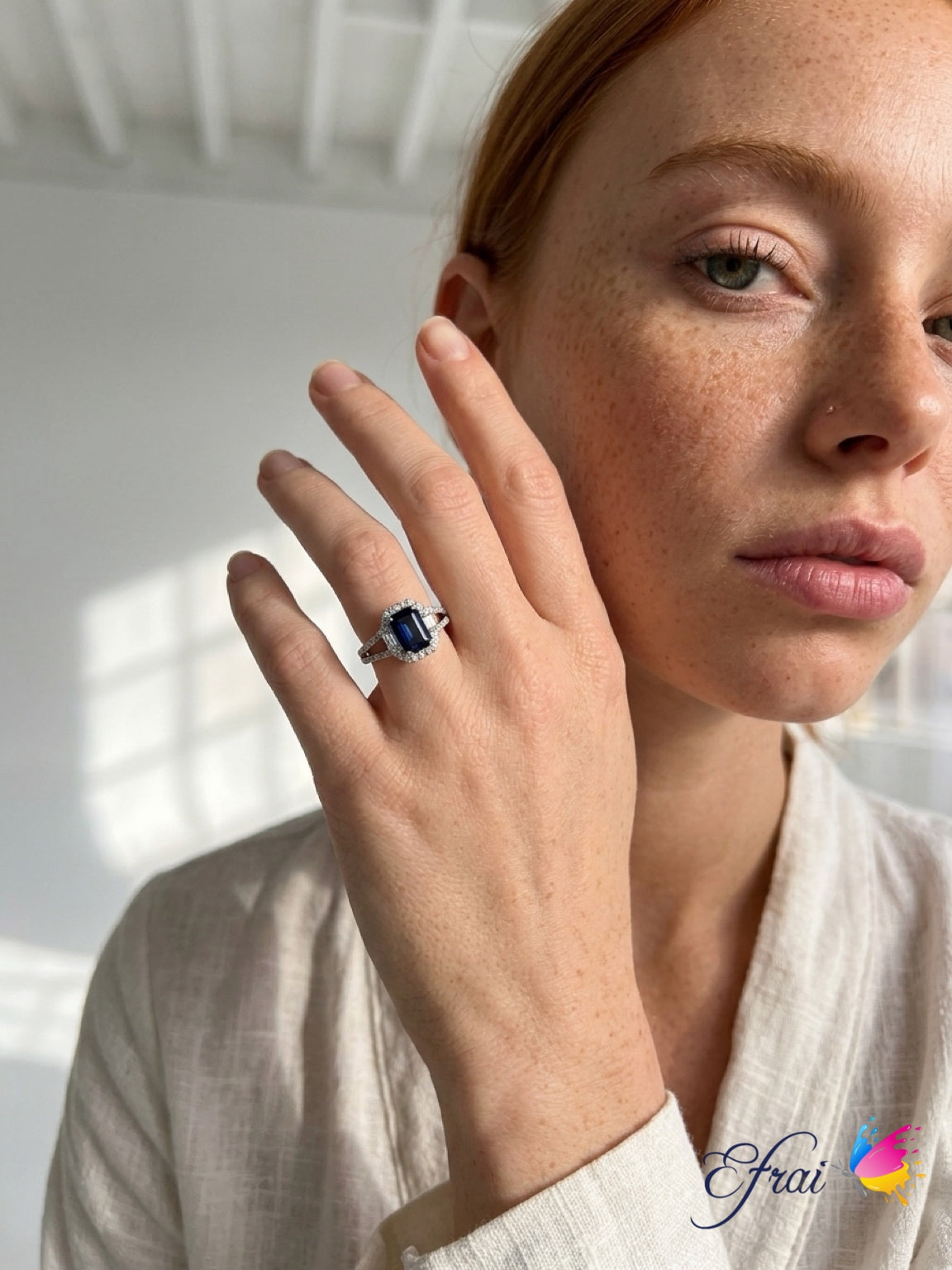 Natural blue sapphire and diamonds ring