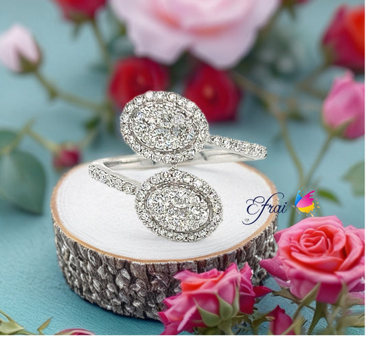 Natural round brilliant diamonds cluster ovals Moi et Toi style ring