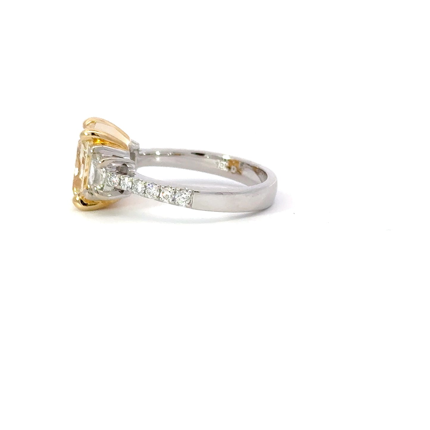 Stunning Certified natural Fancy yellow radiant diamond ring