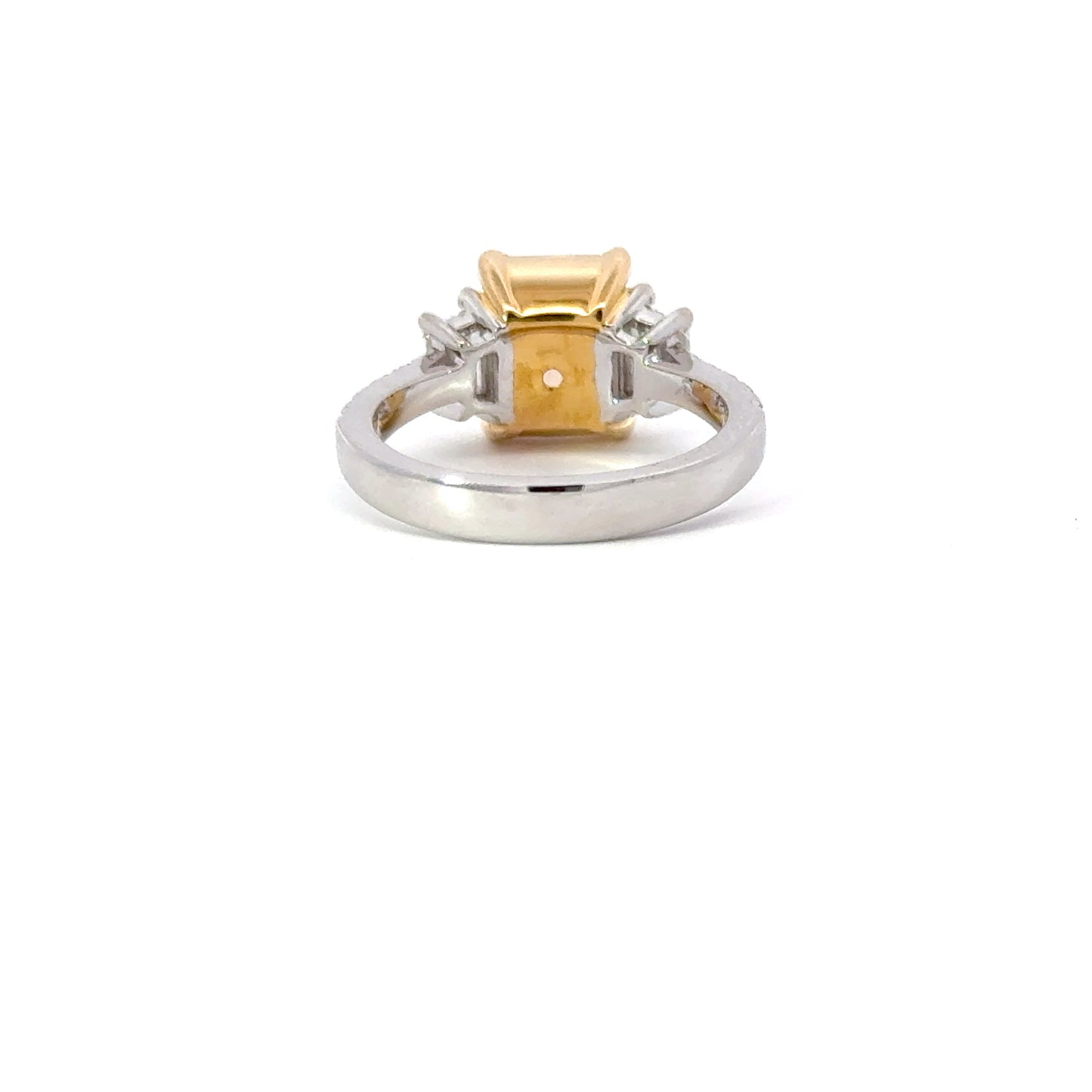 Stunning Certified natural Fancy yellow radiant diamond ring
