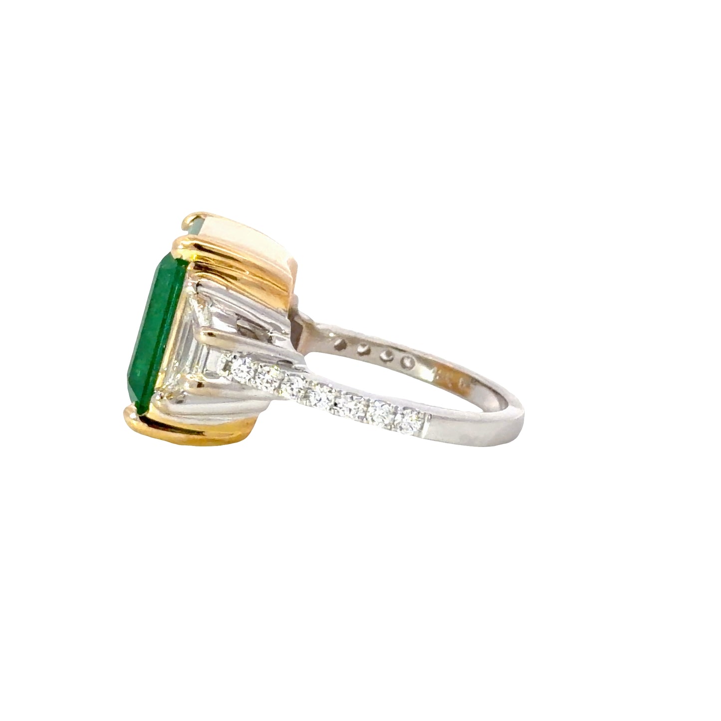 Exquisite GIA Natural Colombian Emerald  and diamonds ring