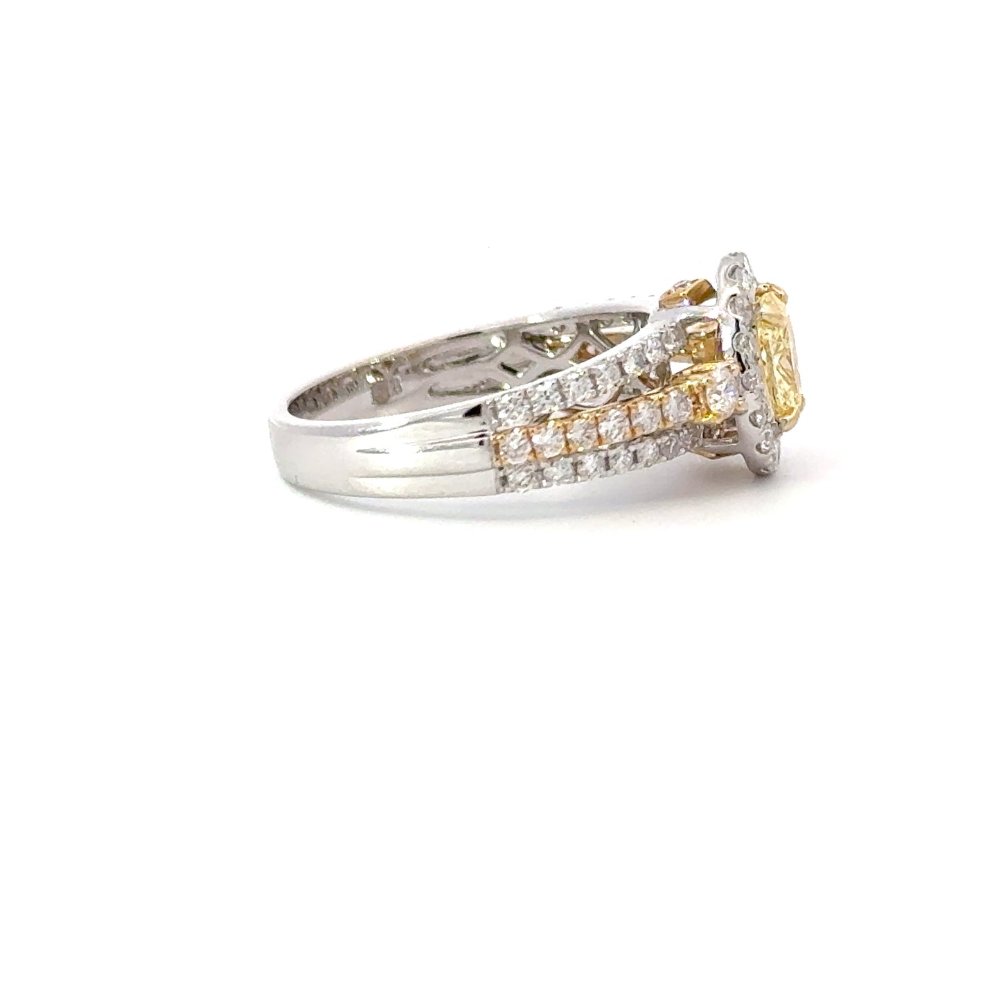 Elegant Natural GIA Fancy light yellow Oval diamond ring