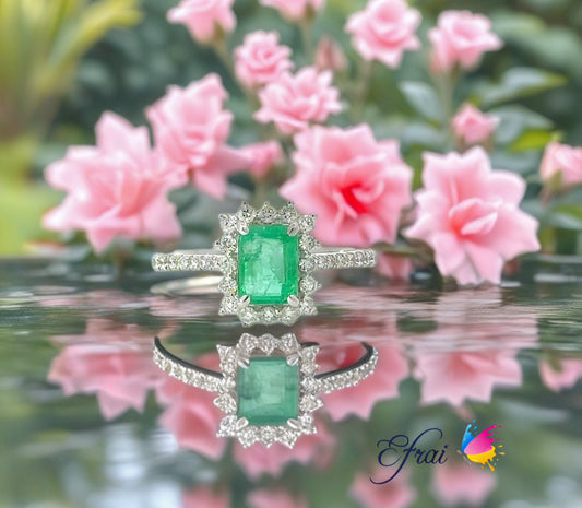 Natural emerald and diamonds ring