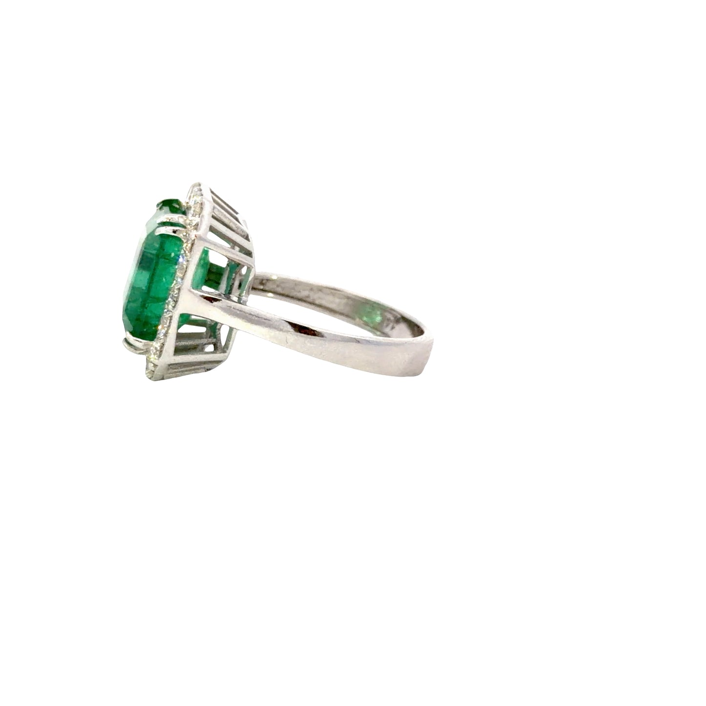 14K White Gold Natural Emerald and diamonds Cocktail Ring
