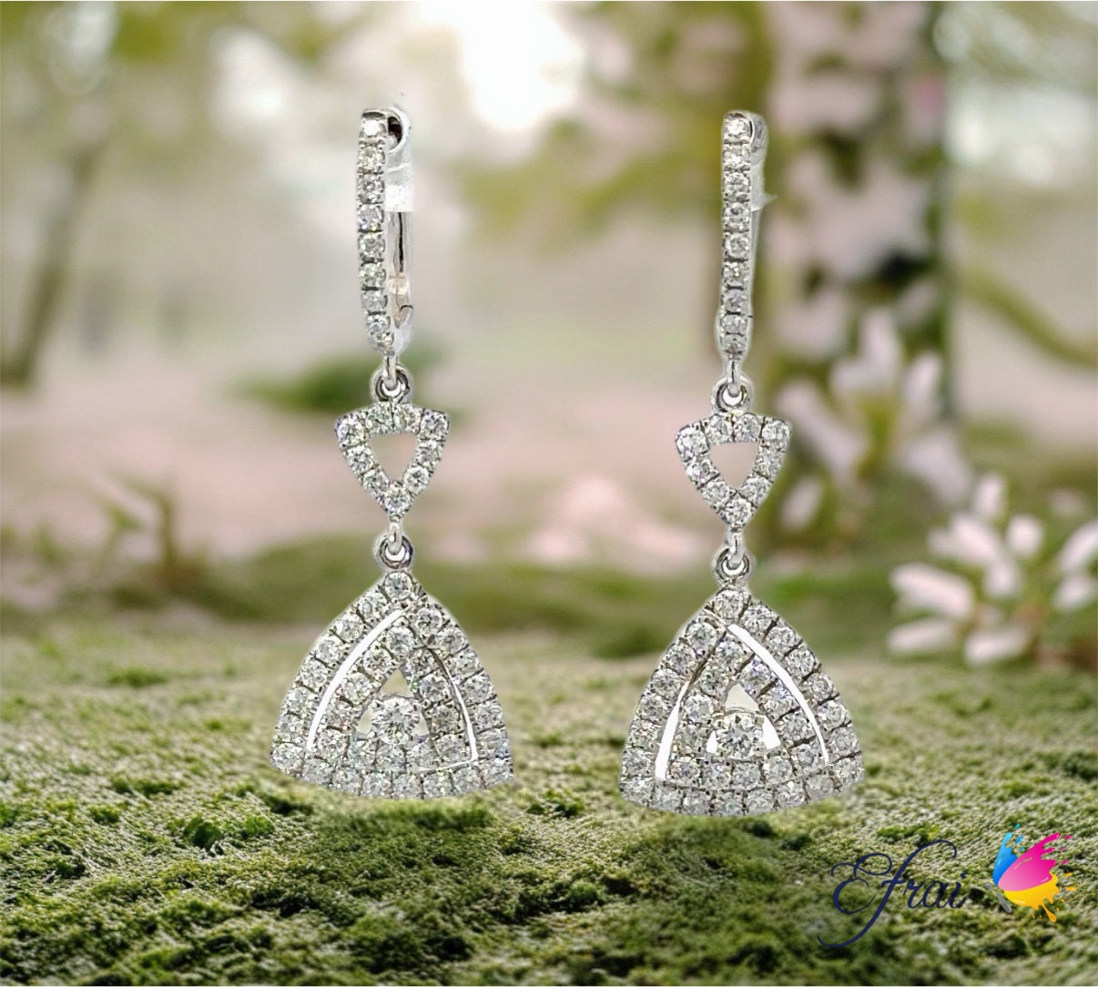 Exotic design natural diamonds earrings