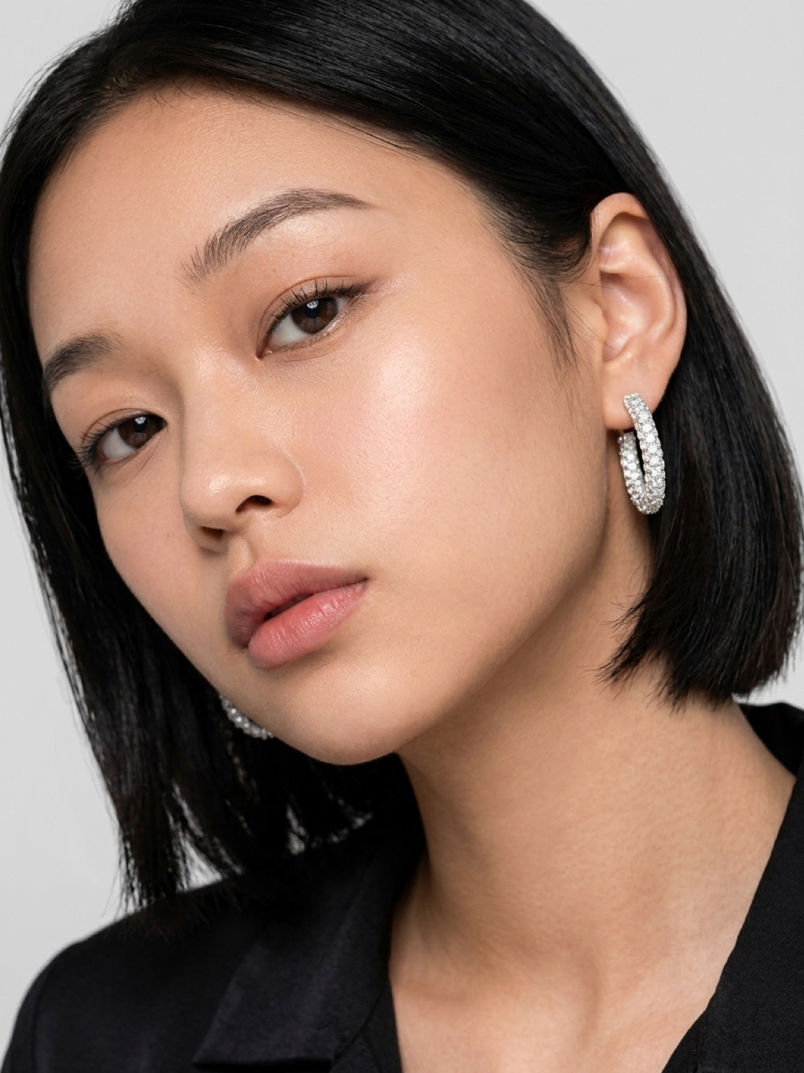 Gorgeous natural round diamonds hoops earrings