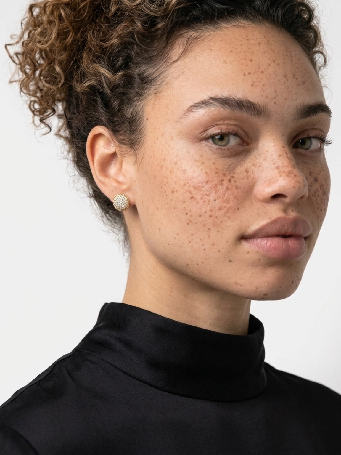 Round circle full of diamonds earrings