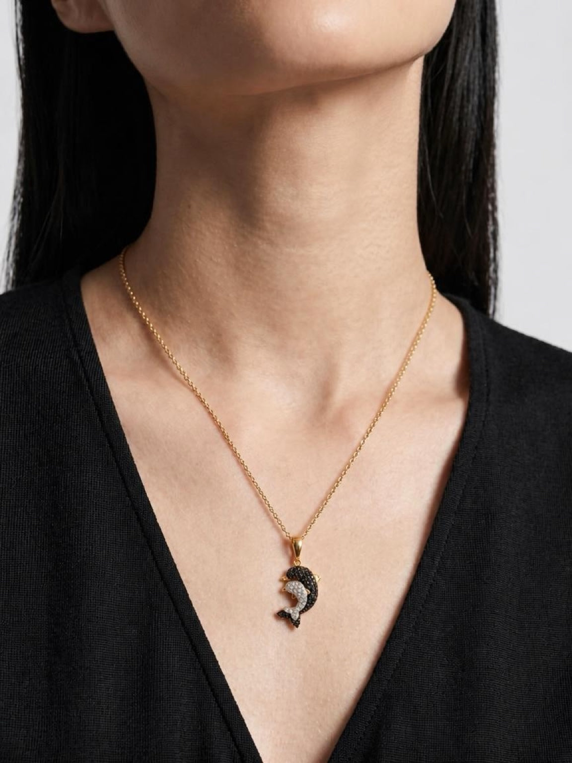 Gorgeous mother and baby dolphin diamonds necklace