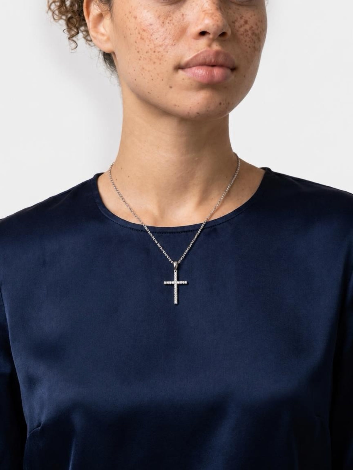 Gorgeous cross necklace