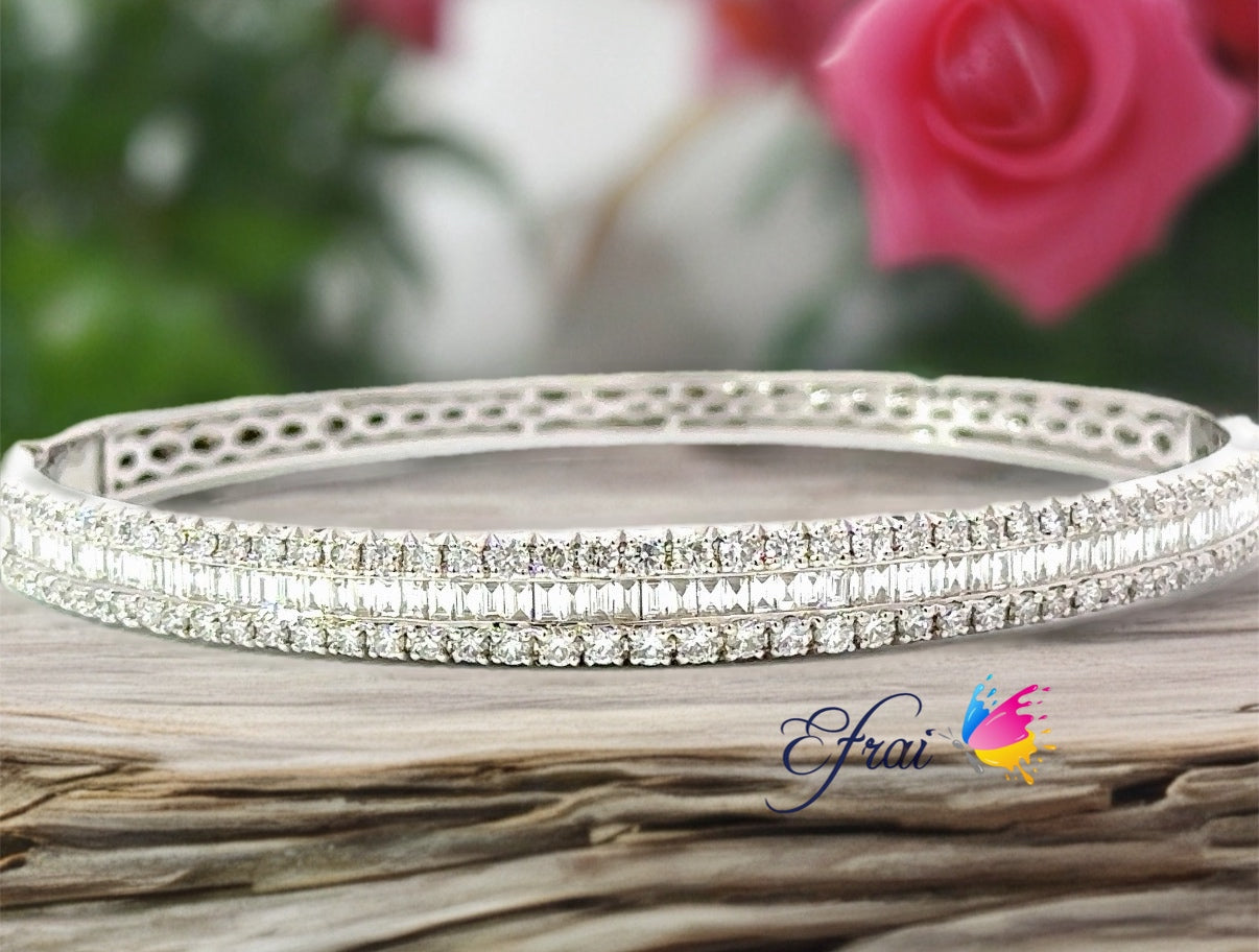 Exquisite design with natural baguette and round diamonds bangle