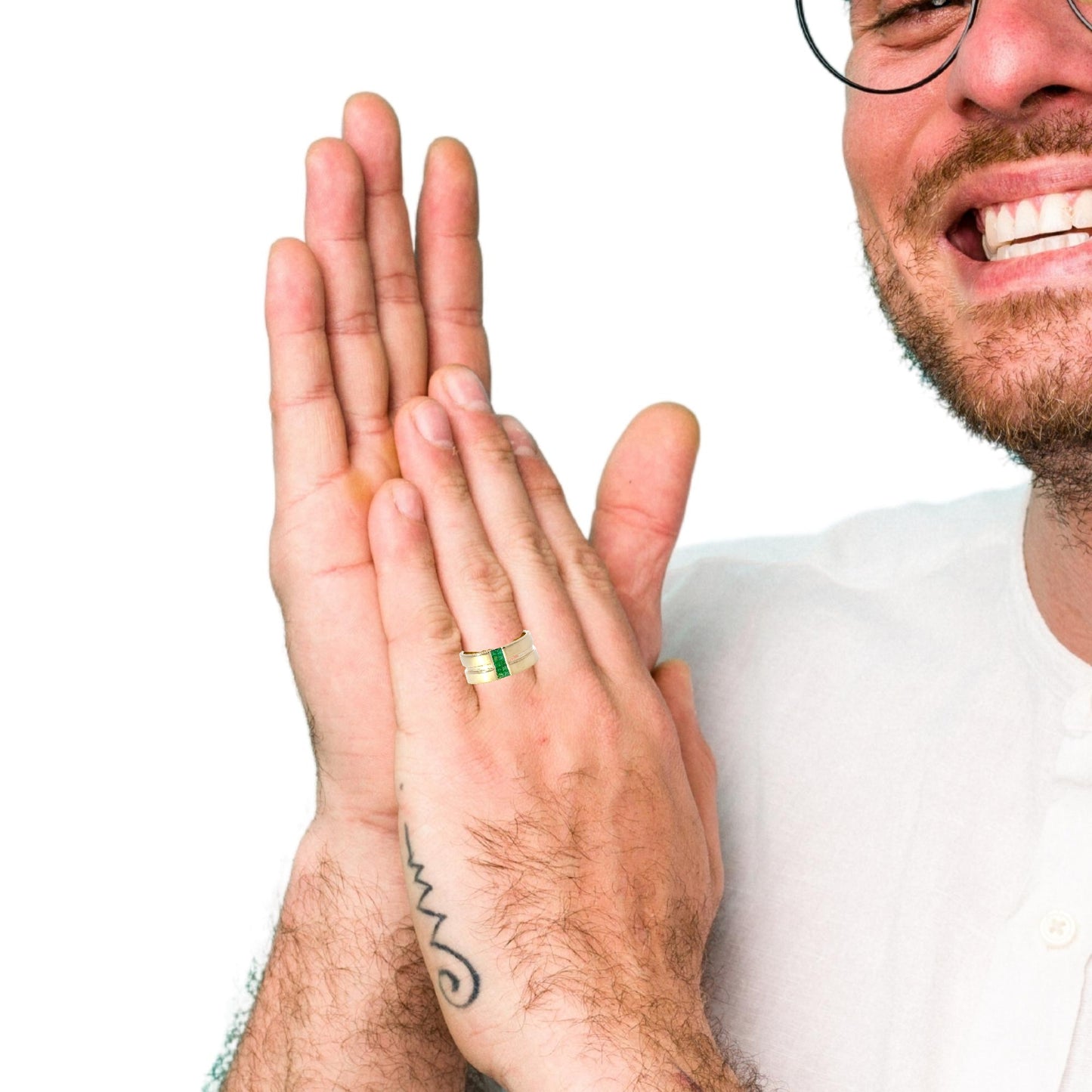 Elegant men's ring with natural emeralds