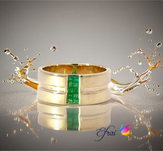 Elegant men's ring with natural emeralds