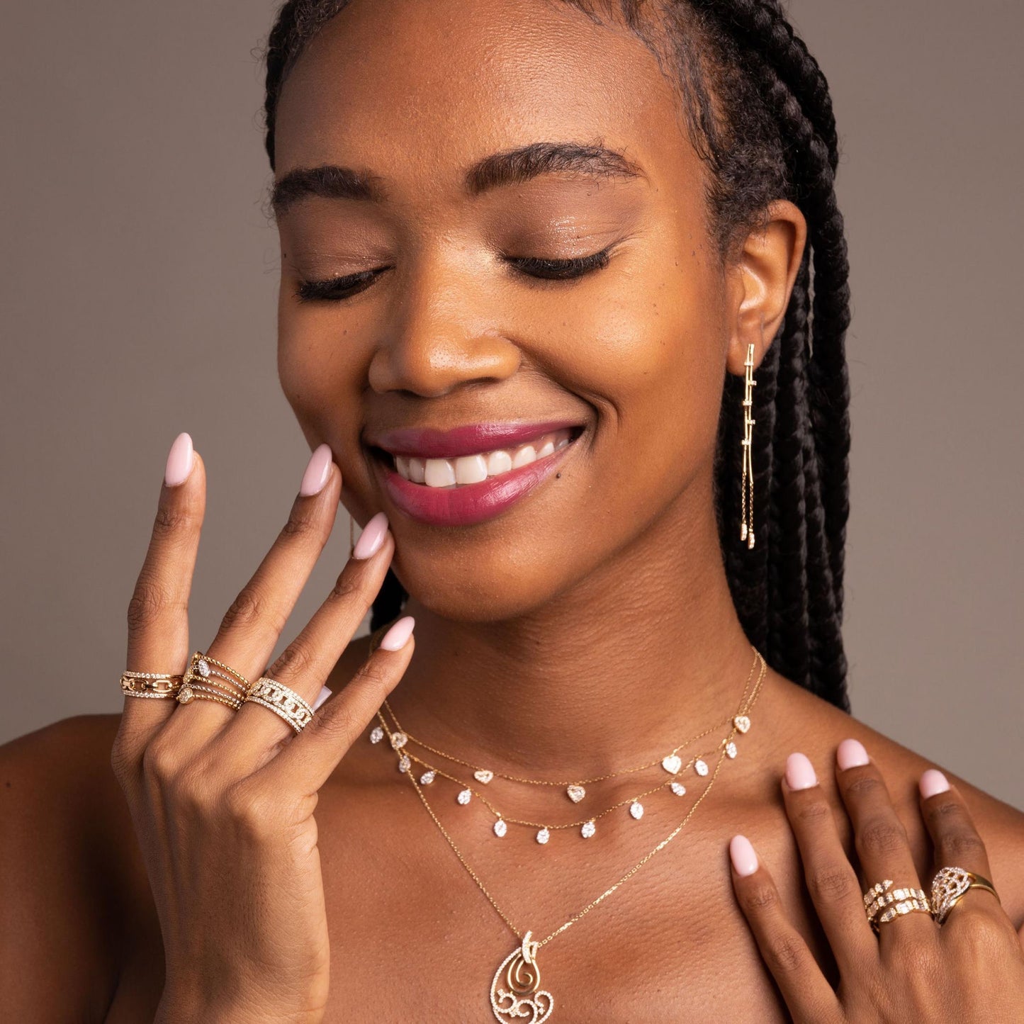 Beaded gold and diamonds shapes top ring