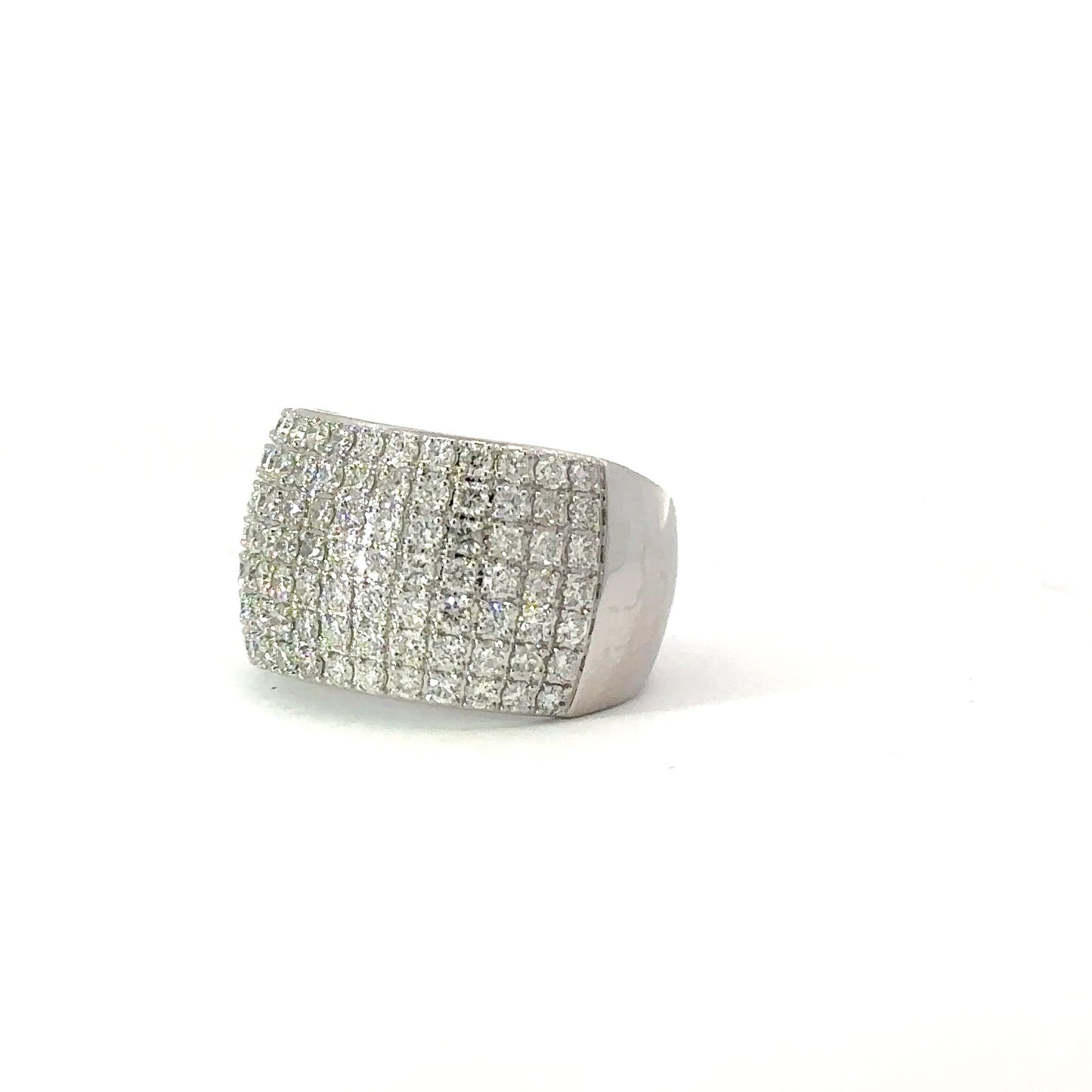 Wide round diamonds band