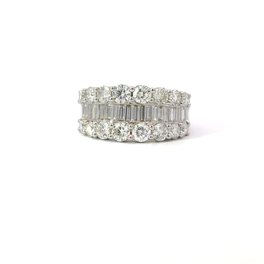 Elegant natural baguette and round Diamonds Ring