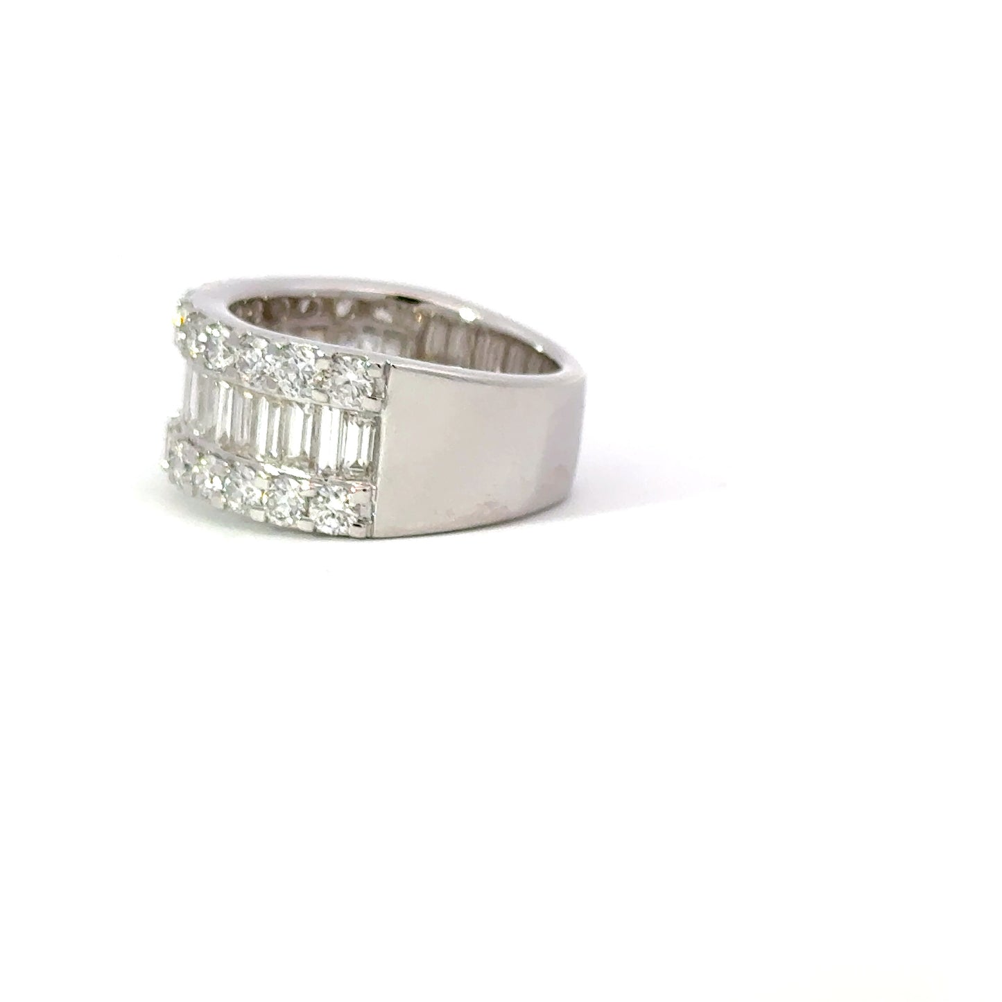 Elegant Natural Baguette and round Diamonds Ring