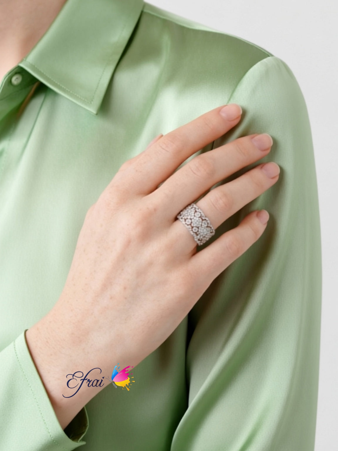 Gorgeous diamonds band