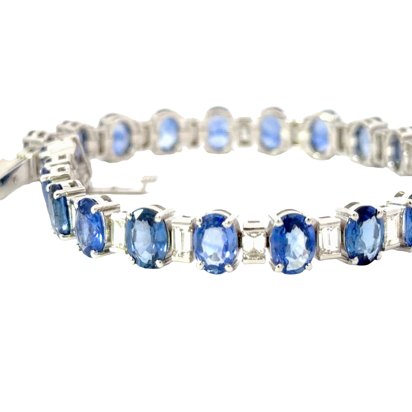 18K White Gold Tennis Bracelet Featuring natural Royal Blue Sapphire