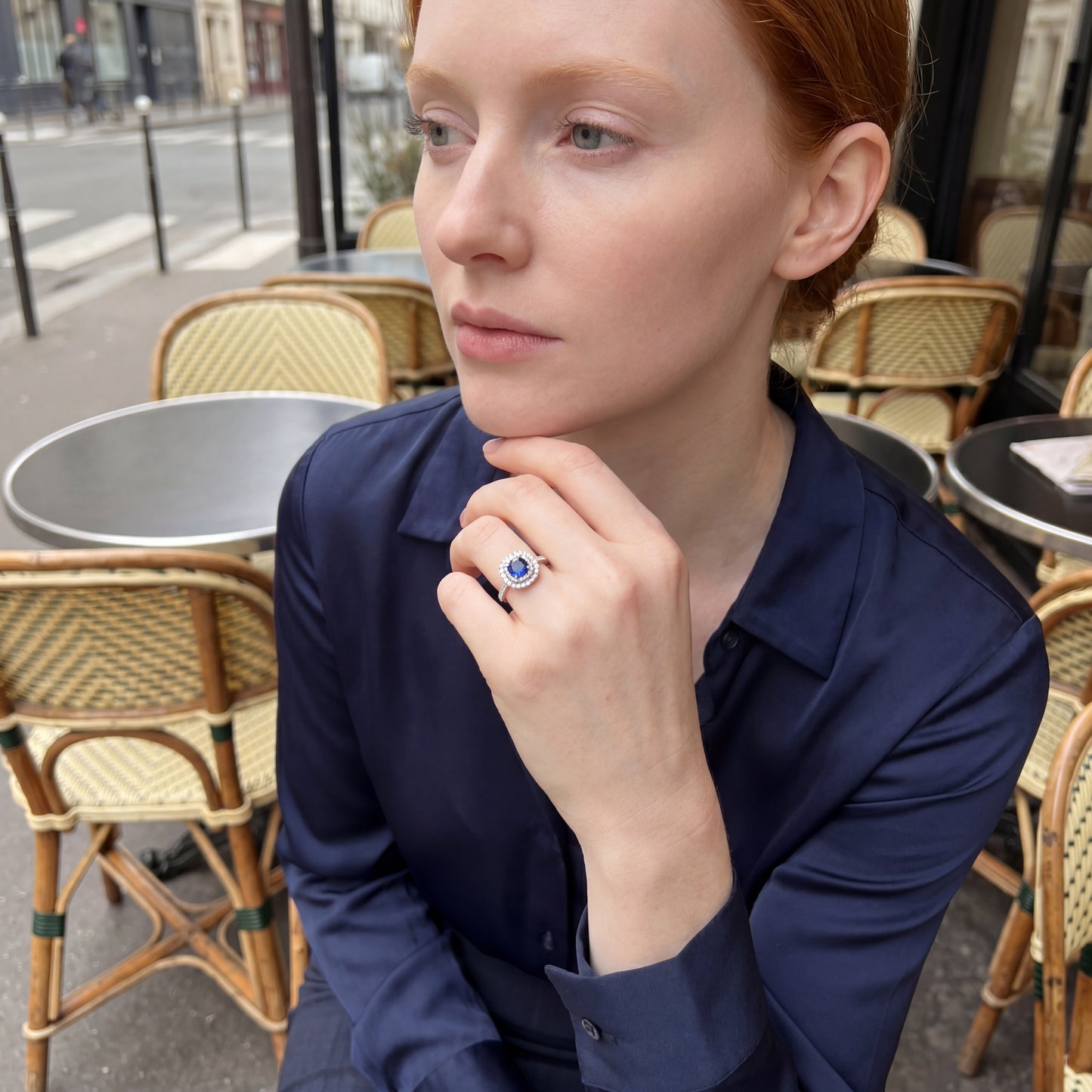 Natural vivid blue sapphire and diamonds ring