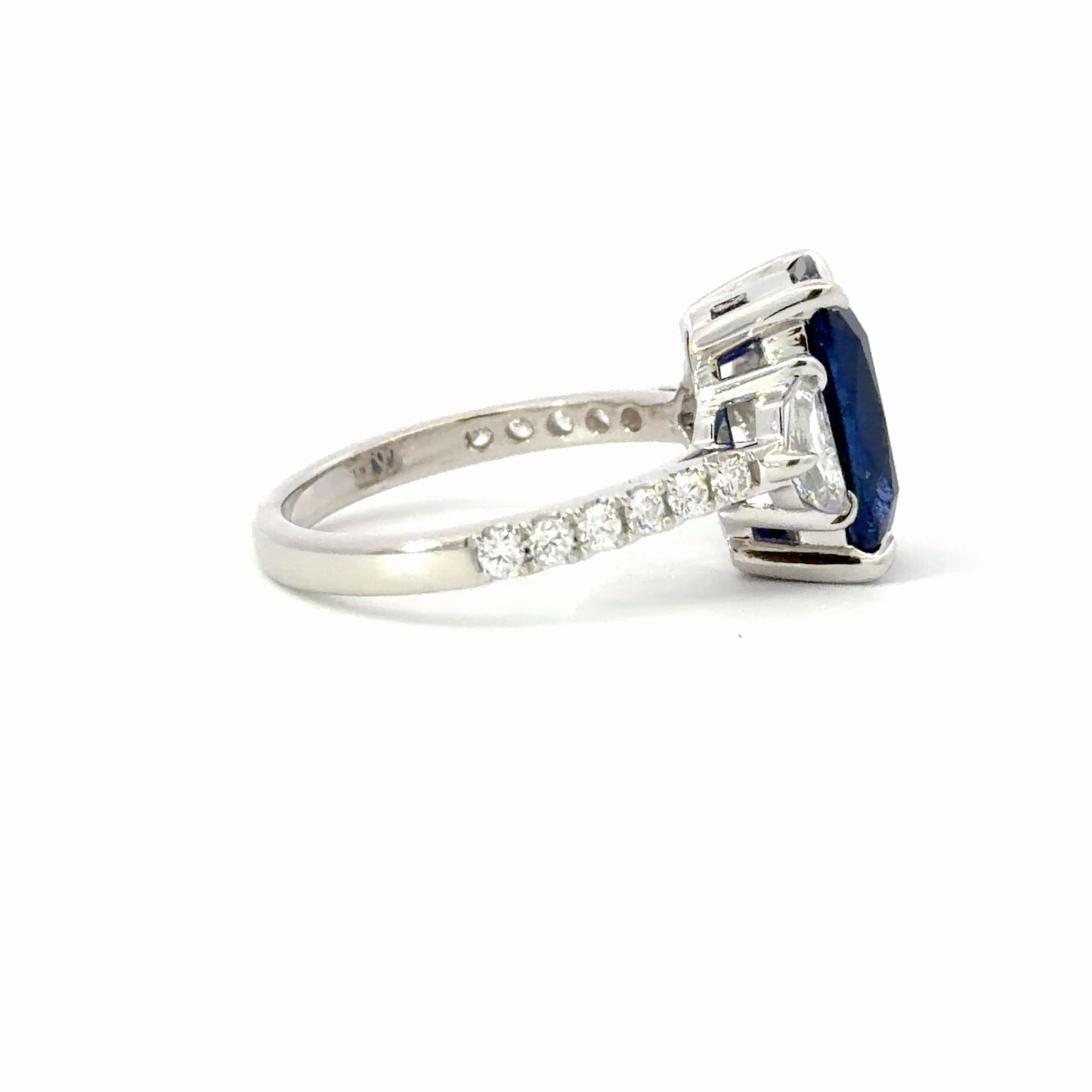 Natural Royal Blue Sapphire and diamonds  in White Gold