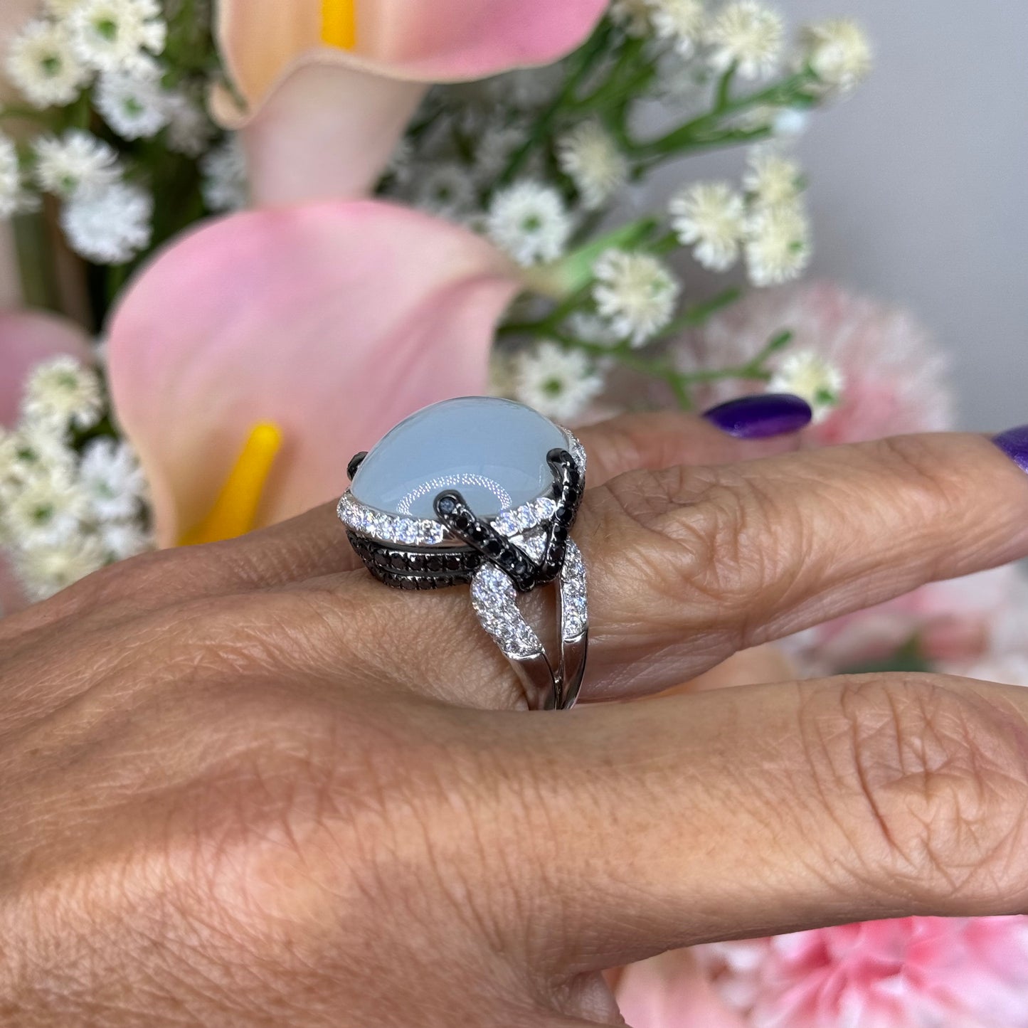Magnificent uniquely designed natural moonstone and diamonds ring
